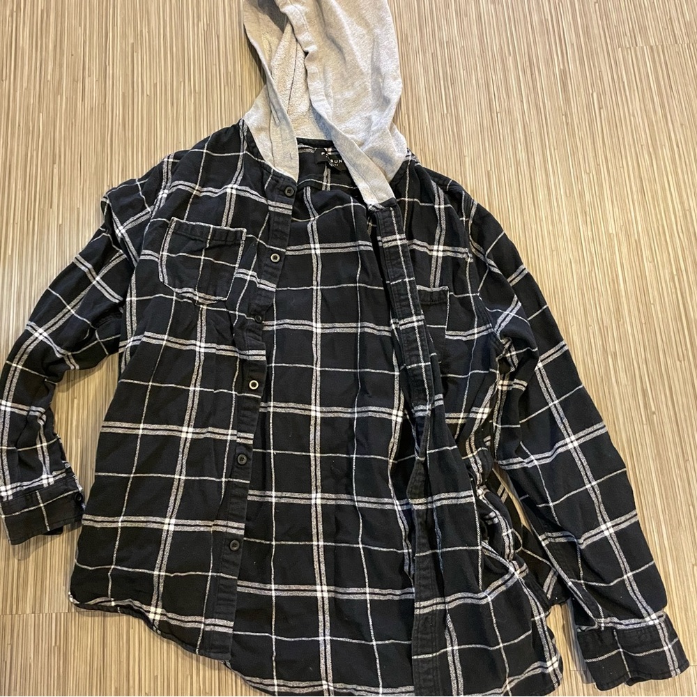 Hooded black flannel